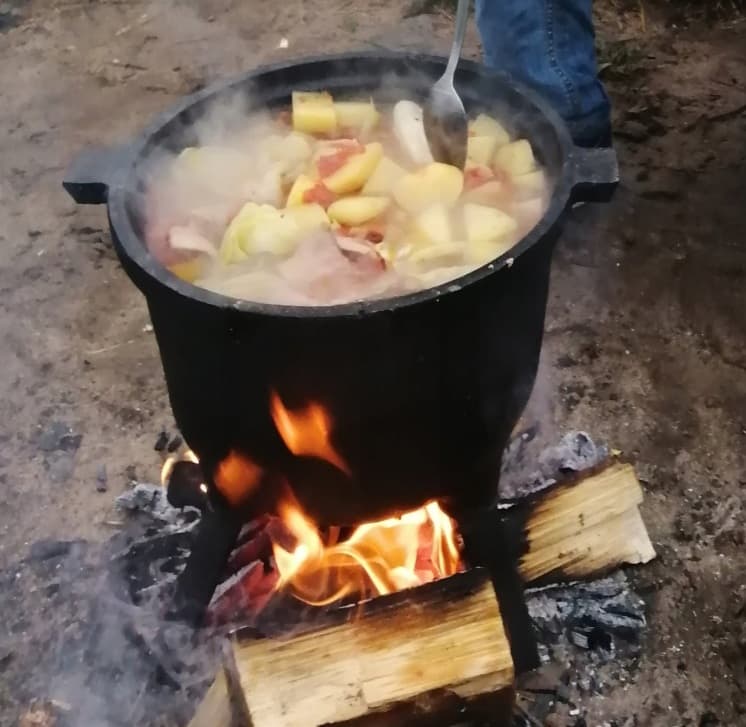 Kociołek myśliwski 8l